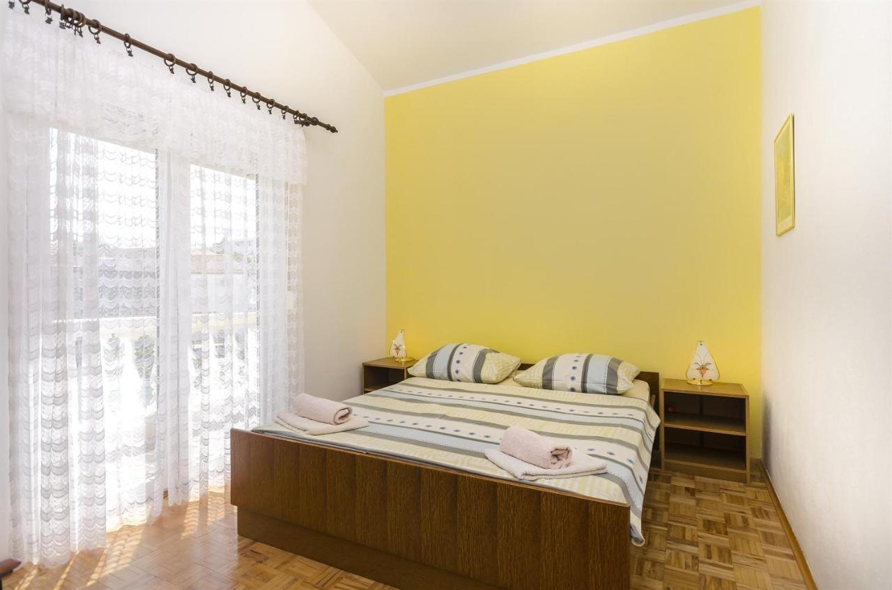 Apartments And Room Lotus Tribalj Exterior foto