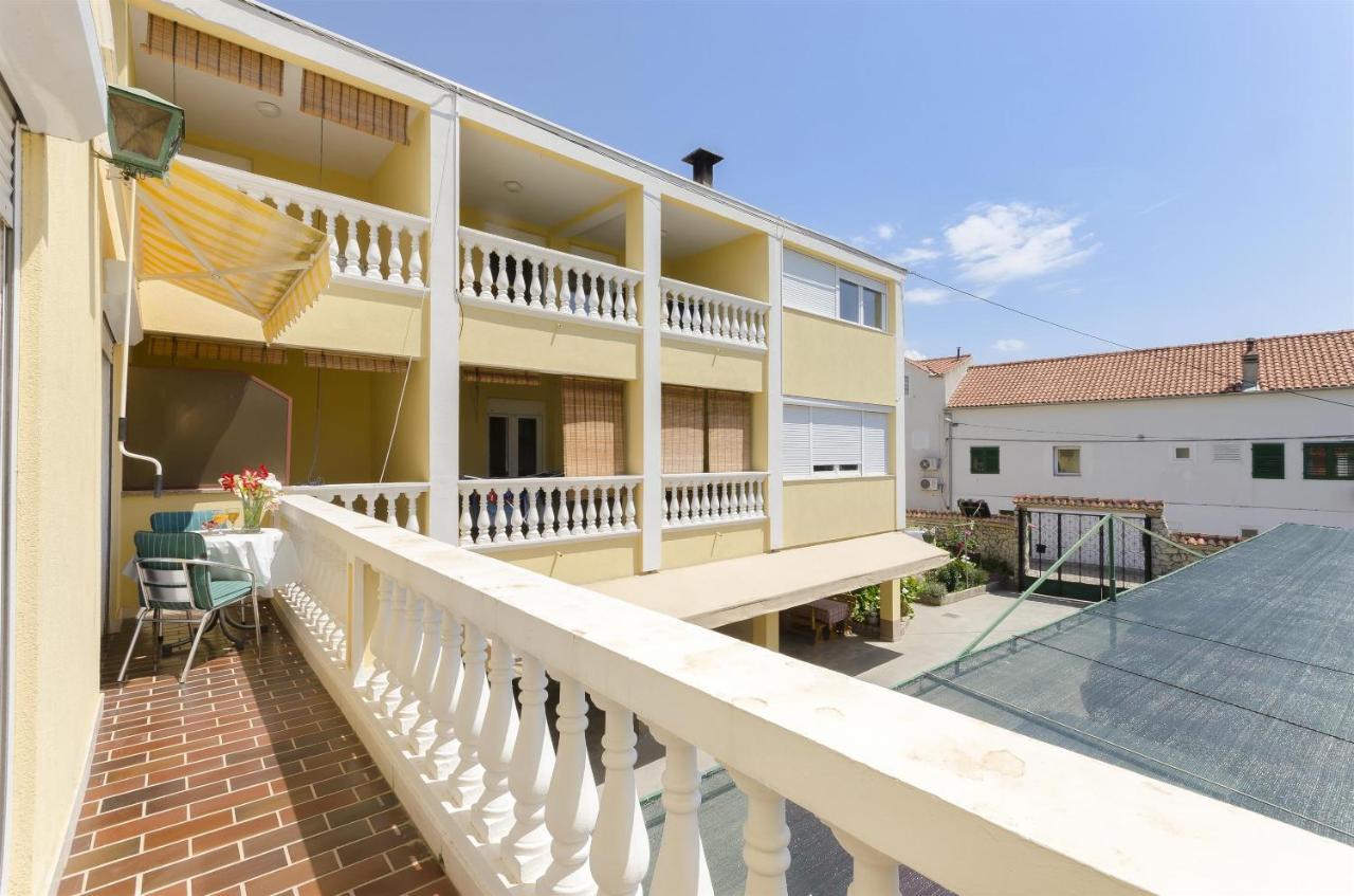 Apartments And Room Lotus Tribalj Exterior foto